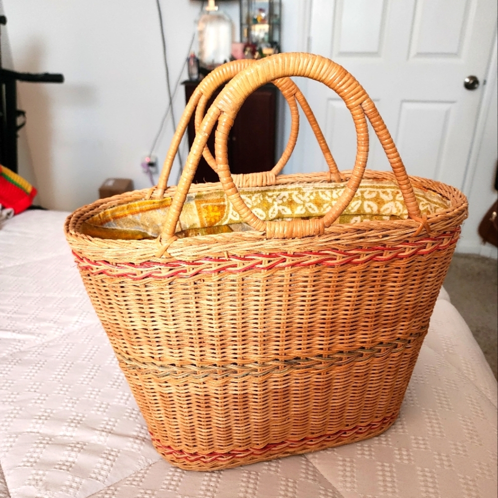 Vintage  Boho Woven Lined Tan Basket Bag